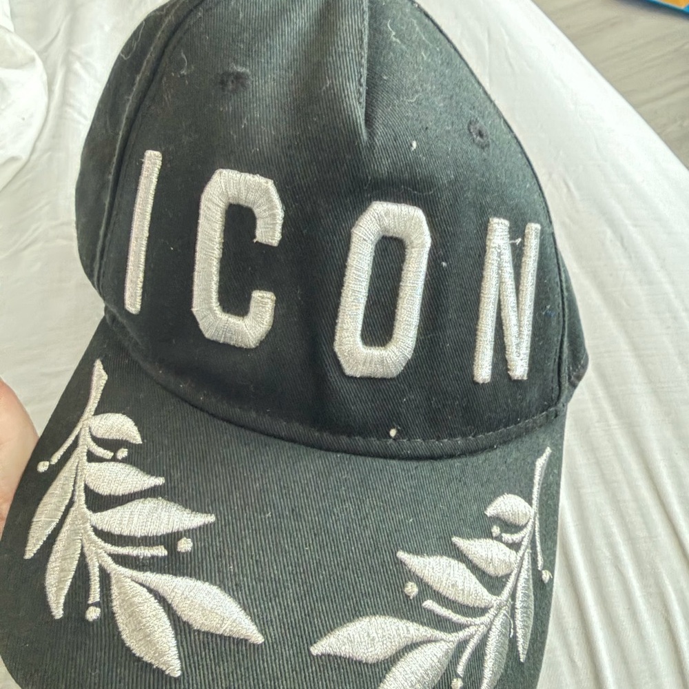 Black ICON DS quared 2 Cap